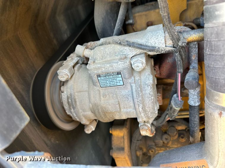 image for item OM9701 2006 John Deere 444J wheel loader