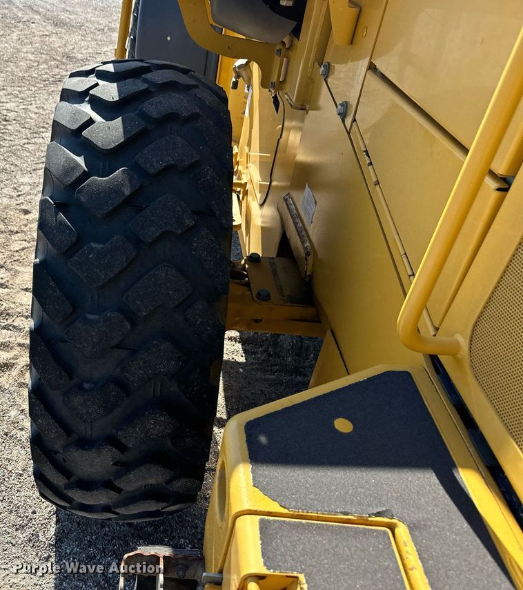 image for item OM9701 2006 John Deere 444J wheel loader