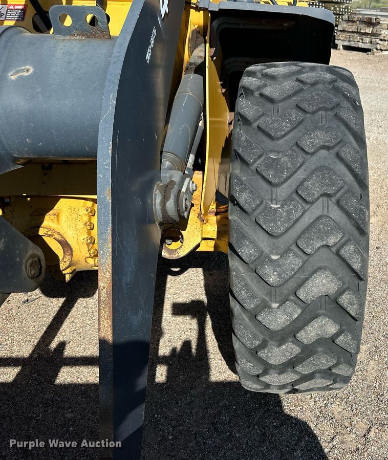 image for item OM9701 2006 John Deere 444J wheel loader