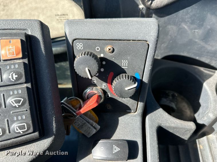 image for item OM9702 2006 John Deere 444J wheel loader