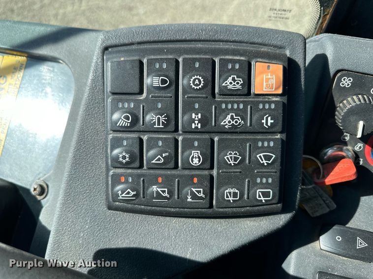 image for item OM9702 2006 John Deere 444J wheel loader