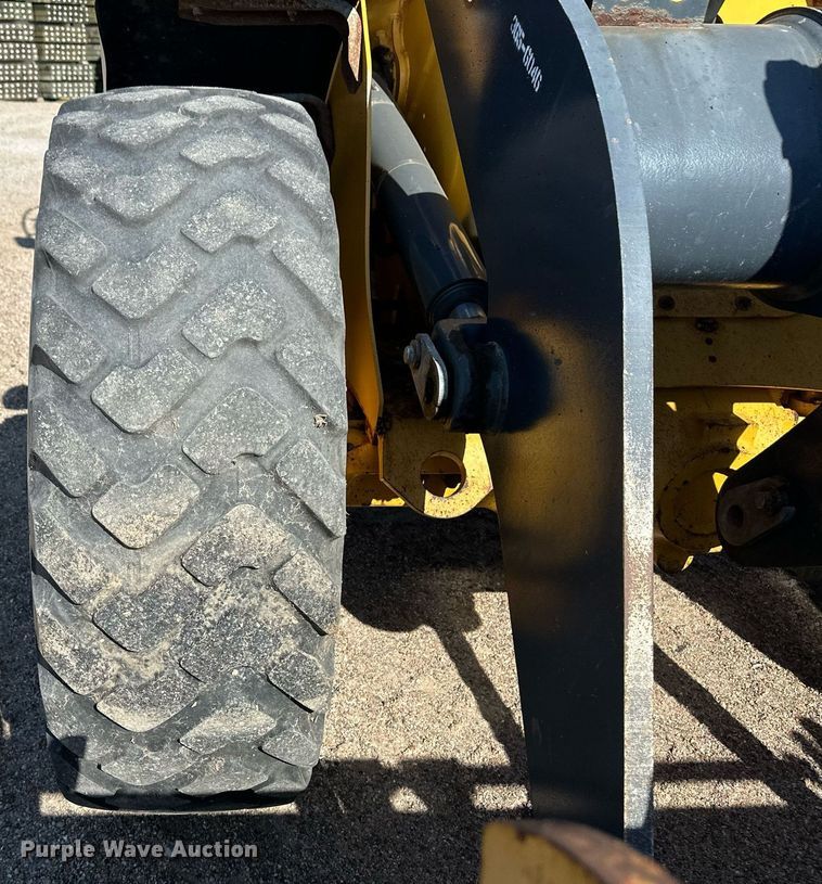 image for item OM9702 2006 John Deere 444J wheel loader