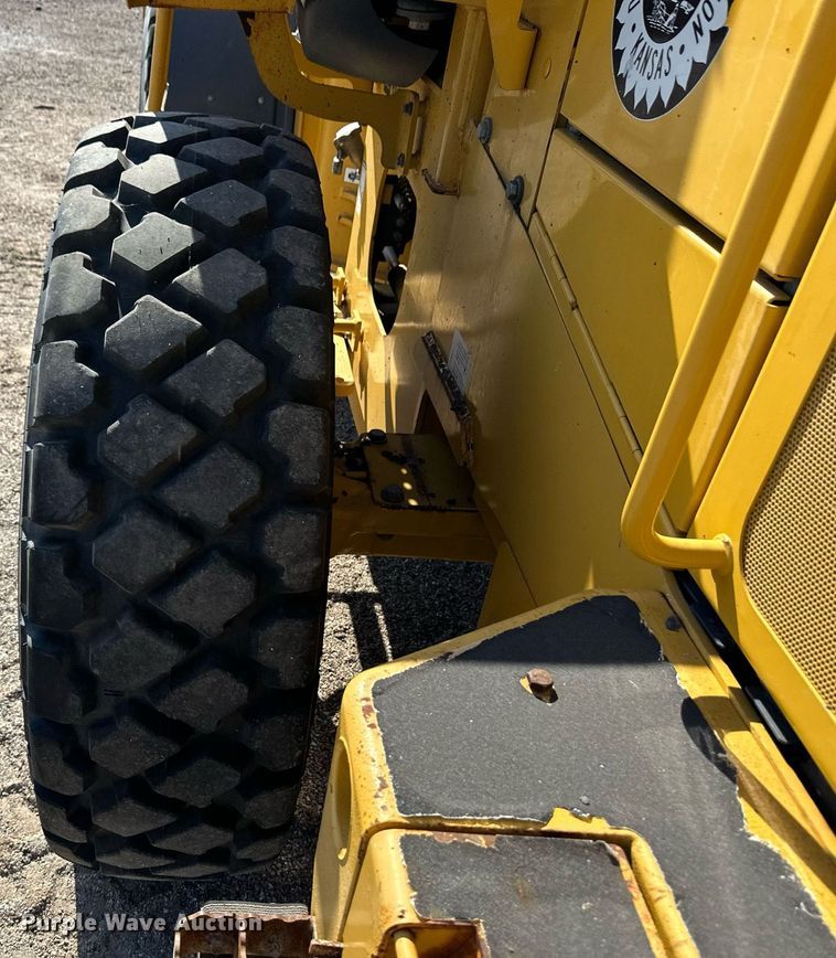 image for item OM9702 2006 John Deere 444J wheel loader