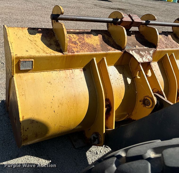 image for item OM9703 2005 John Deere 444J wheel loader