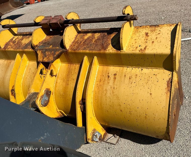 image for item OM9703 2005 John Deere 444J wheel loader