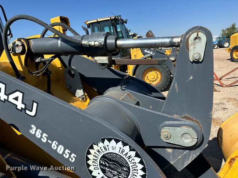 image for item OM9703 2005 John Deere 444J wheel loader