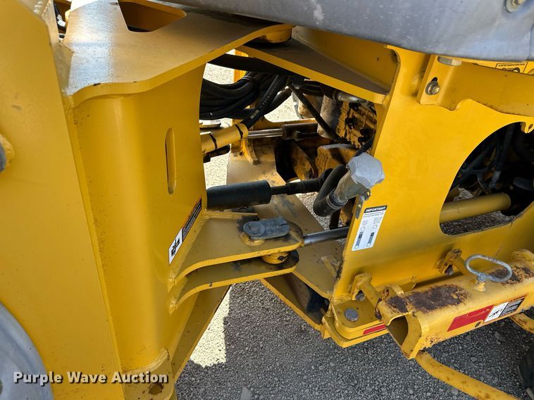 image for item OM9703 2005 John Deere 444J wheel loader