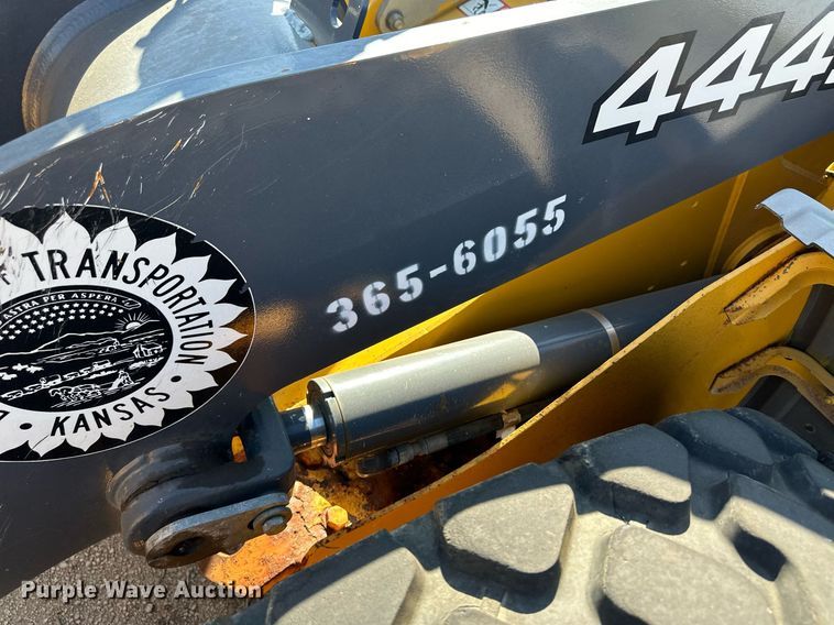 image for item OM9703 2005 John Deere 444J wheel loader