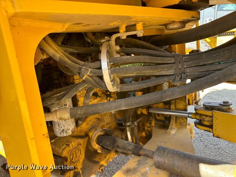 image for item OM9703 2005 John Deere 444J wheel loader