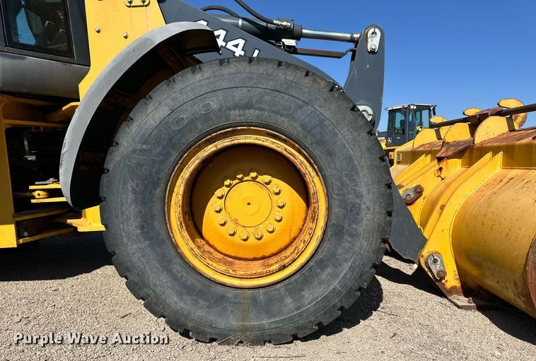 image for item OM9703 2005 John Deere 444J wheel loader
