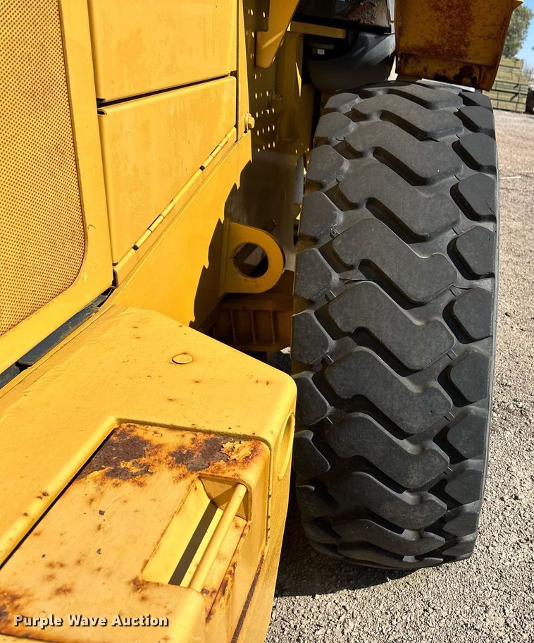 image for item OM9703 2005 John Deere 444J wheel loader