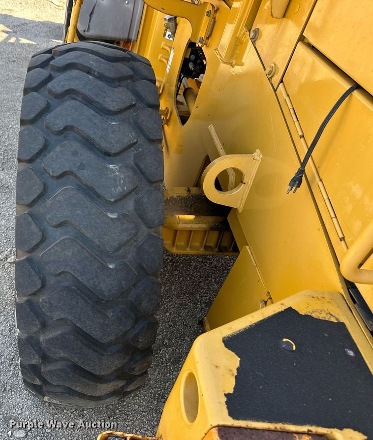 image for item OM9703 2005 John Deere 444J wheel loader