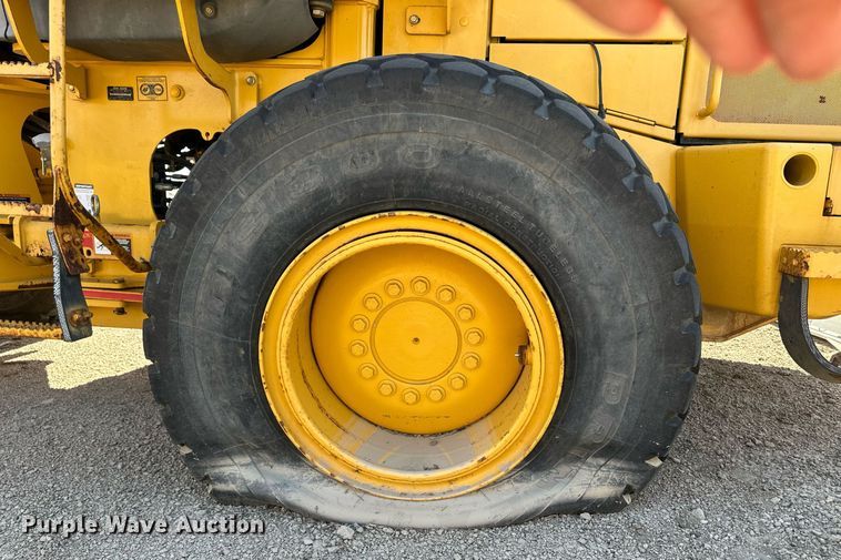 image for item OM9703 2005 John Deere 444J wheel loader