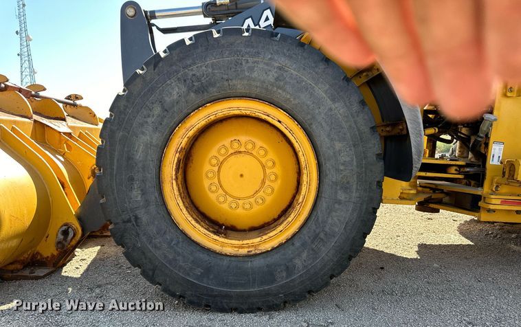image for item OM9703 2005 John Deere 444J wheel loader