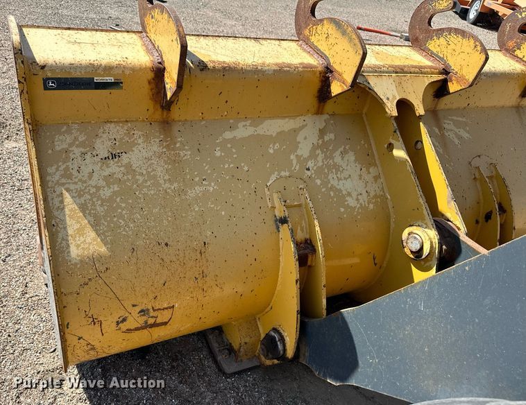 image for item OM9704 2006 John Deere 444J wheel loader