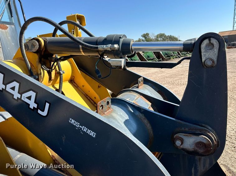 image for item OM9704 2006 John Deere 444J wheel loader