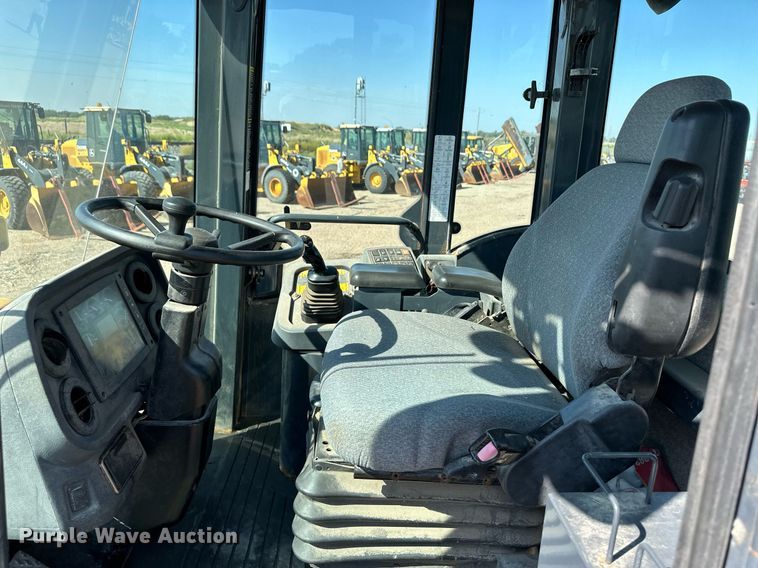 image for item OM9704 2006 John Deere 444J wheel loader