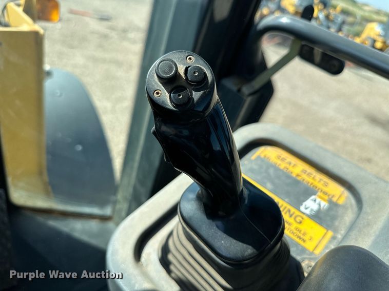 image for item OM9704 2006 John Deere 444J wheel loader