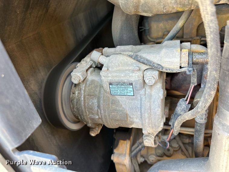 image for item OM9704 2006 John Deere 444J wheel loader