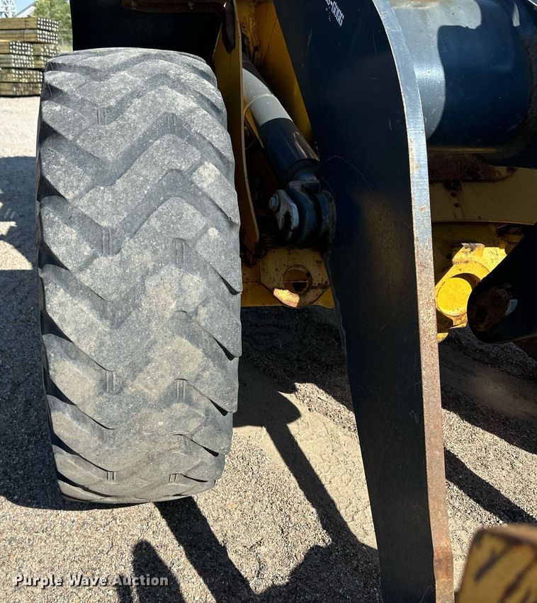 image for item OM9704 2006 John Deere 444J wheel loader