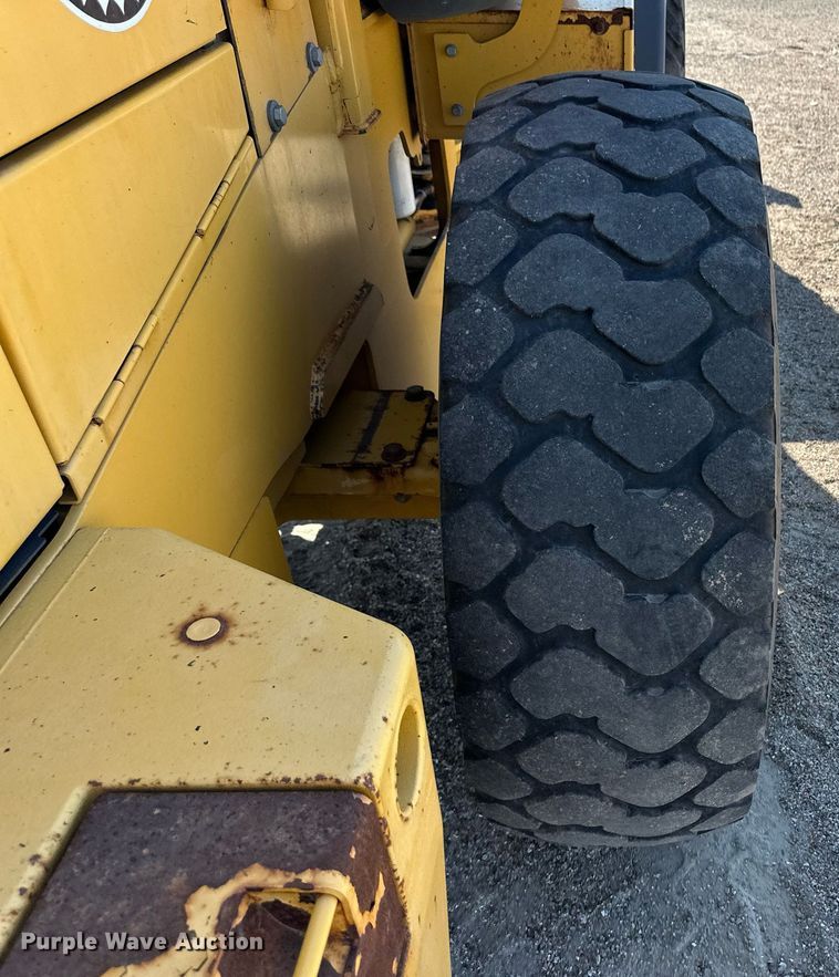 image for item OM9704 2006 John Deere 444J wheel loader