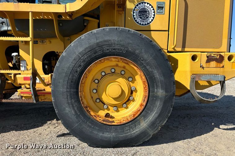 image for item OM9704 2006 John Deere 444J wheel loader