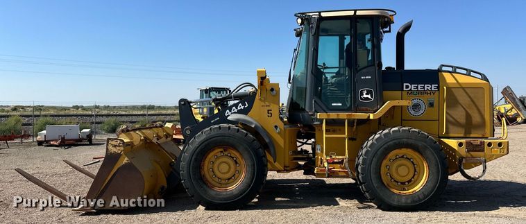 image for item OM9705 2006 John Deere 444J wheel loader