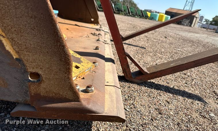 image for item OM9705 2006 John Deere 444J wheel loader