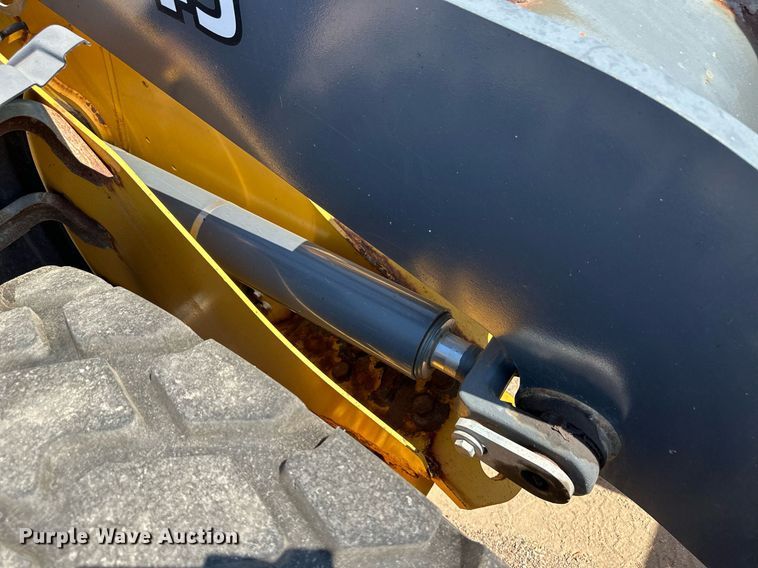 image for item OM9705 2006 John Deere 444J wheel loader