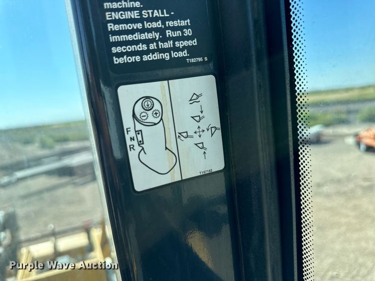 image for item OM9705 2006 John Deere 444J wheel loader