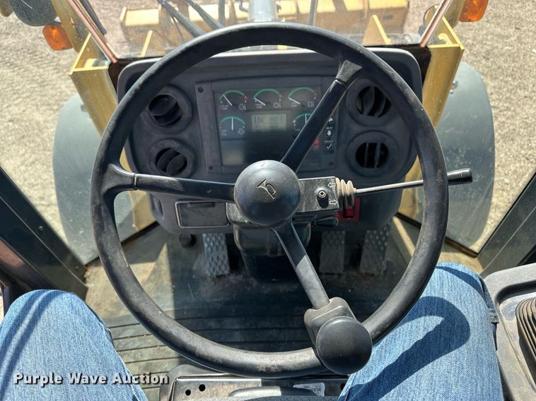 image for item OM9705 2006 John Deere 444J wheel loader