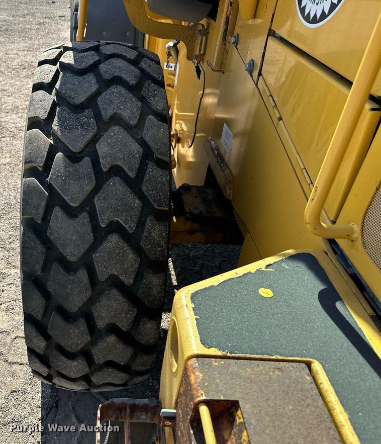 image for item OM9705 2006 John Deere 444J wheel loader