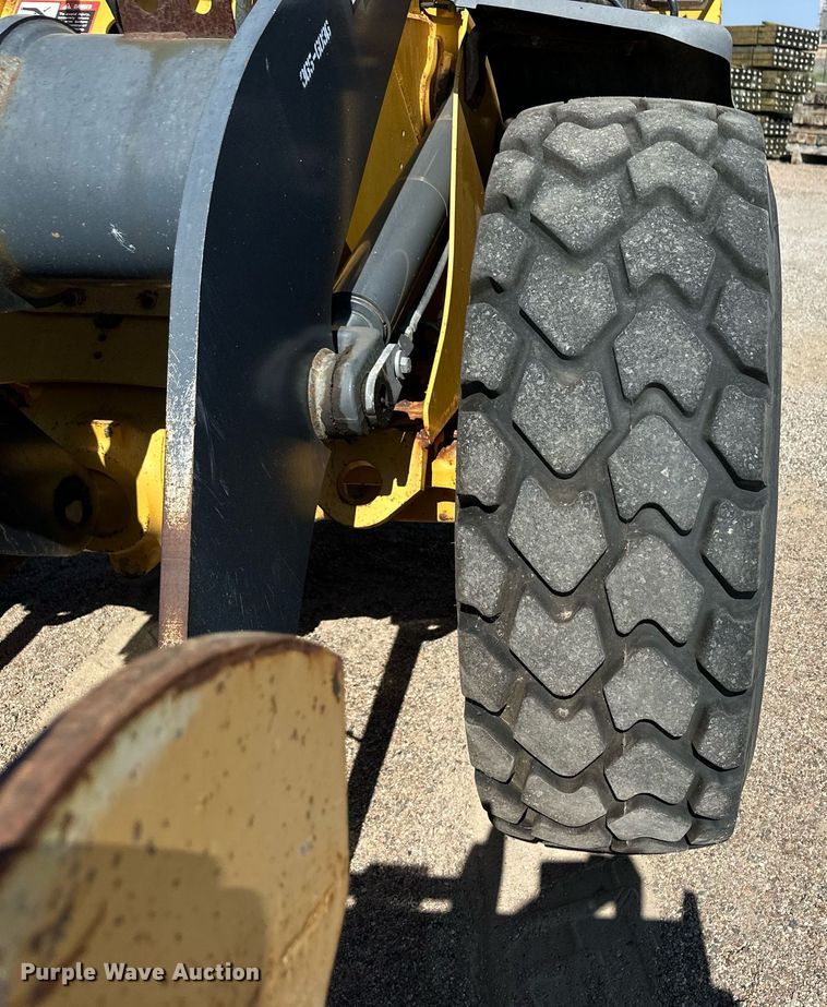 image for item OM9705 2006 John Deere 444J wheel loader