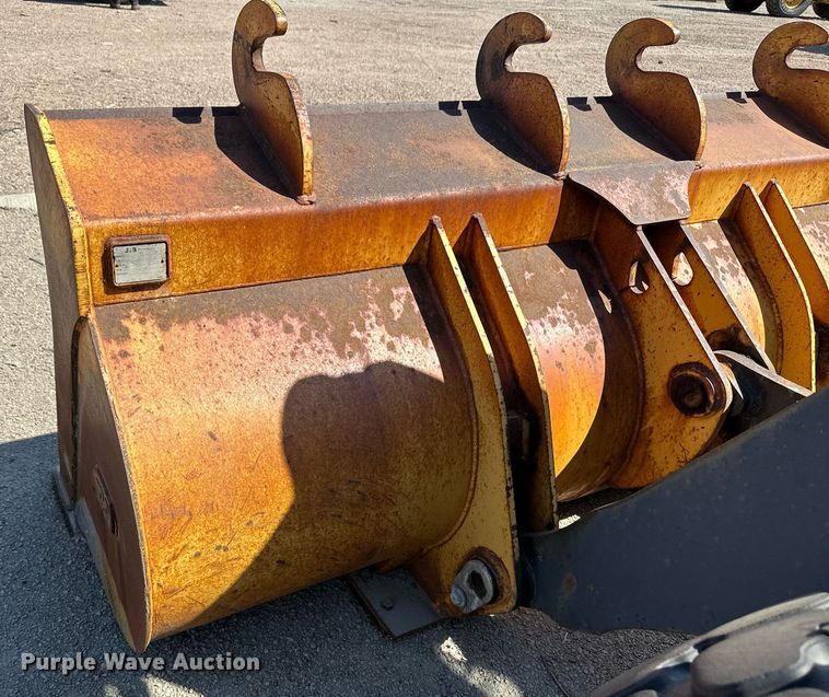 image for item OM9706 2005 John Deere 444J wheel loader