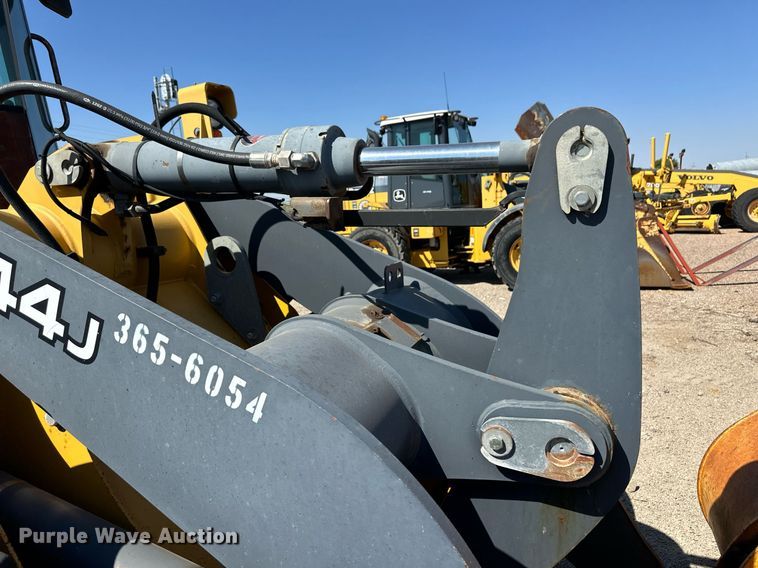 image for item OM9706 2005 John Deere 444J wheel loader