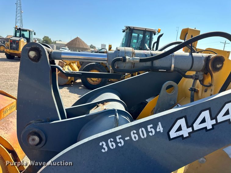 image for item OM9706 2005 John Deere 444J wheel loader