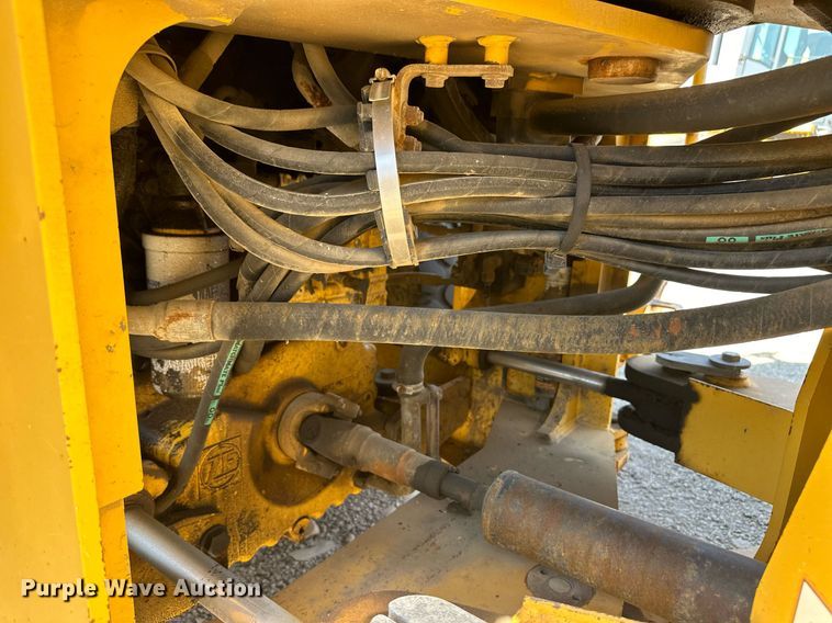 image for item OM9706 2005 John Deere 444J wheel loader