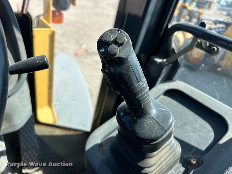 image for item OM9706 2005 John Deere 444J wheel loader