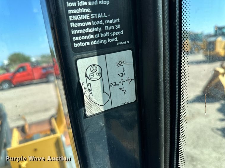 image for item OM9706 2005 John Deere 444J wheel loader