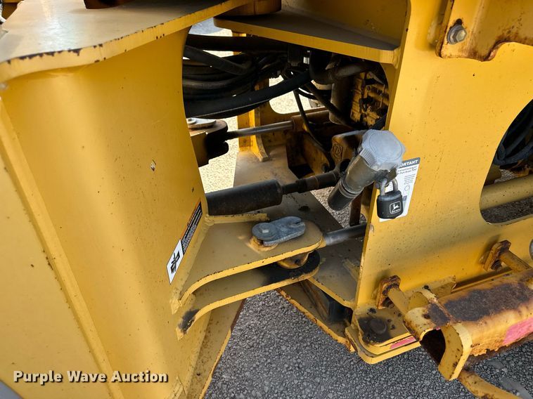 image for item OM9706 2005 John Deere 444J wheel loader