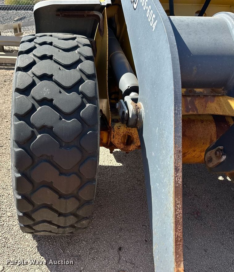 image for item OM9706 2005 John Deere 444J wheel loader