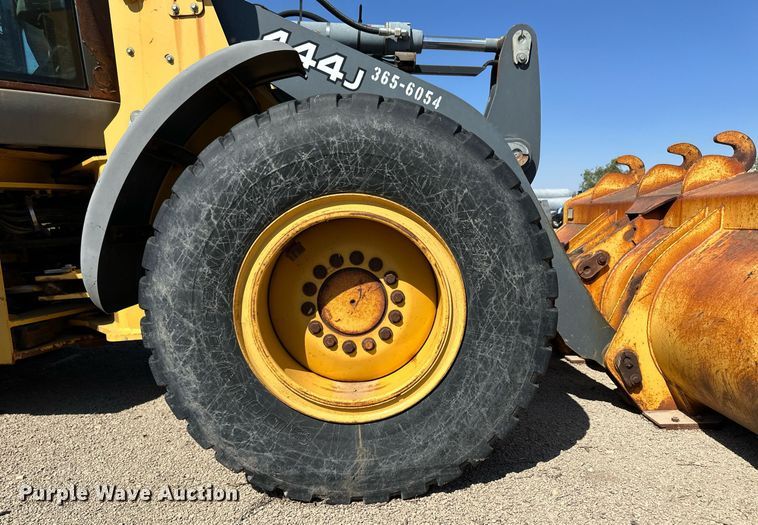 image for item OM9706 2005 John Deere 444J wheel loader