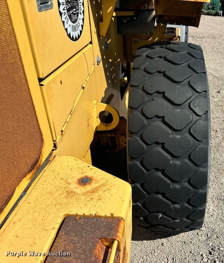 image for item OM9706 2005 John Deere 444J wheel loader