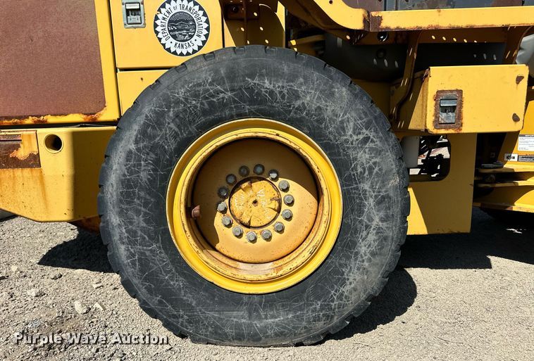 image for item OM9706 2005 John Deere 444J wheel loader