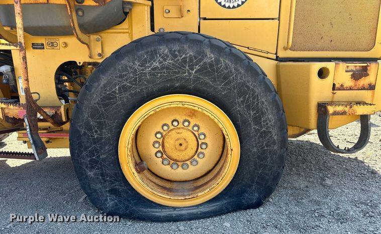 image for item OM9706 2005 John Deere 444J wheel loader