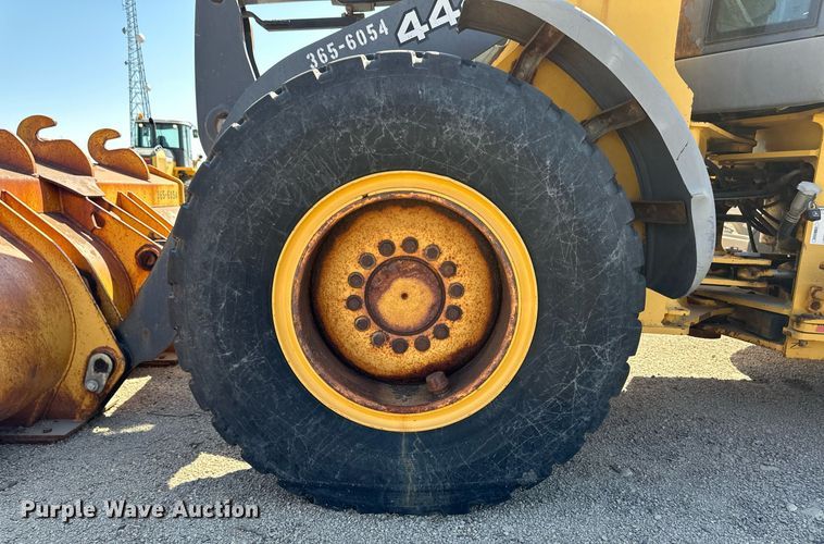image for item OM9706 2005 John Deere 444J wheel loader