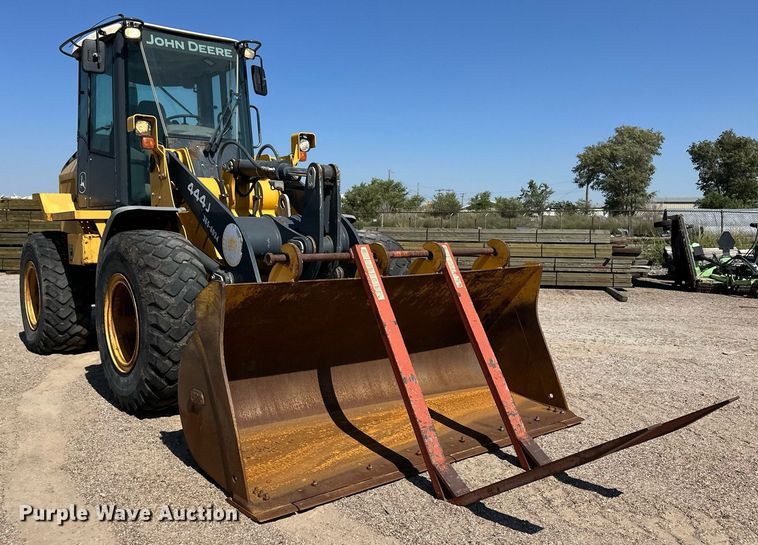 image for item OM9707 2005 John Deere 444J wheel loader