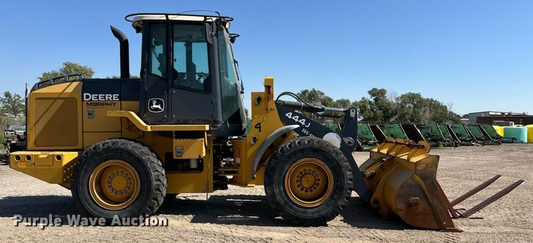 image for item OM9707 2005 John Deere 444J wheel loader