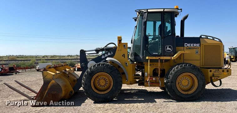 image for item OM9707 2005 John Deere 444J wheel loader