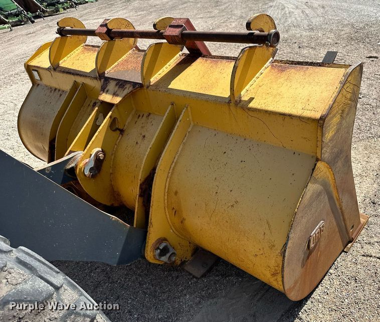 image for item OM9707 2005 John Deere 444J wheel loader